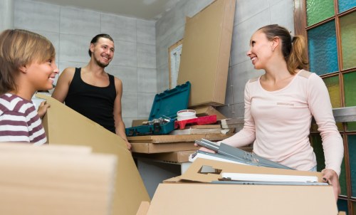 House movers loading furniture into a removal van in Removalvan